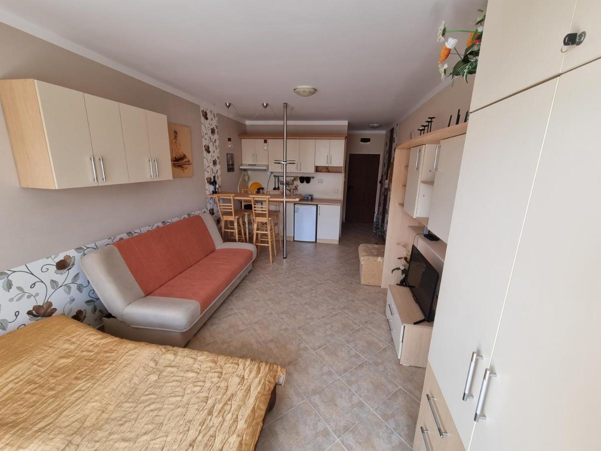 Apartments Primorsko Ngoại thất bức ảnh